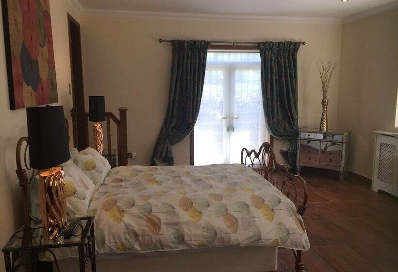 Bed and Breakfast Retreat At The Knowe Auchincruive Estate