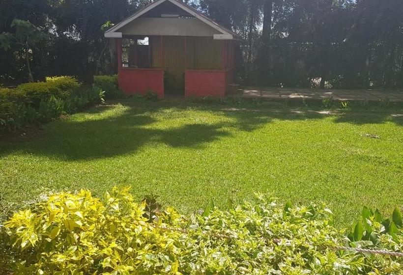 هتل Red Buffalo House