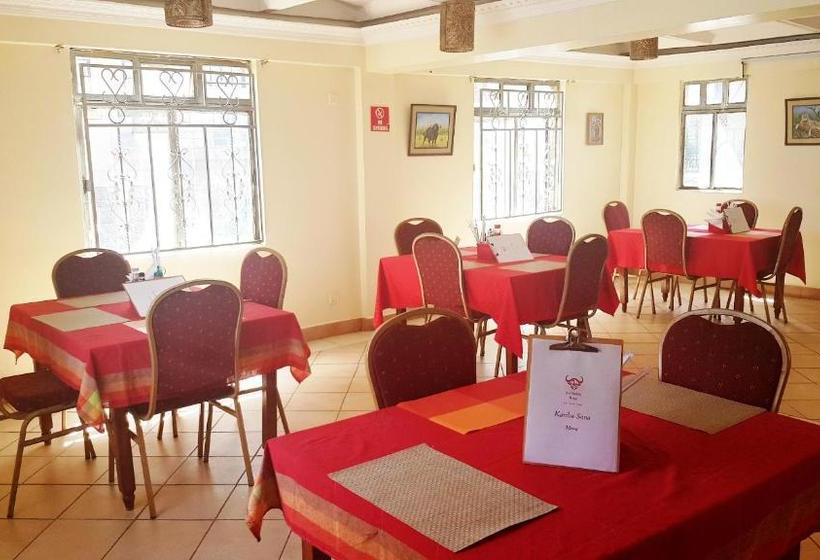 هتل Red Buffalo House