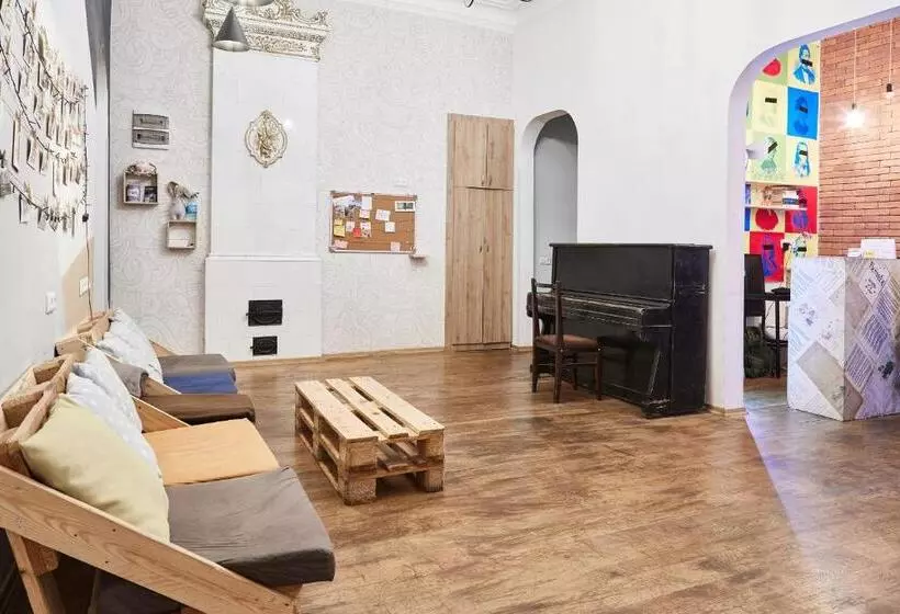Moosica Hostel
