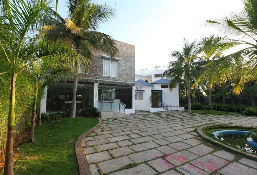 בית מלון כפרי Oyo 13820 Coco Retreat Farm