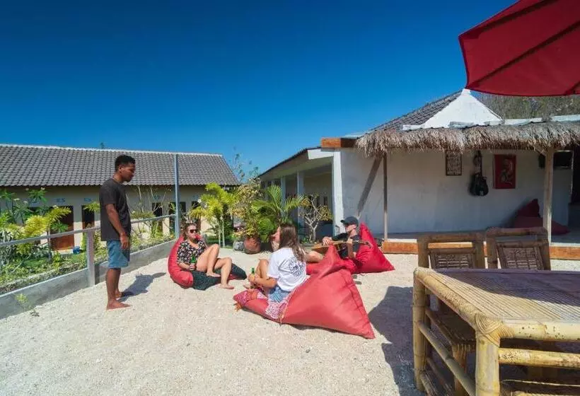 ペンション Surf Camp 79