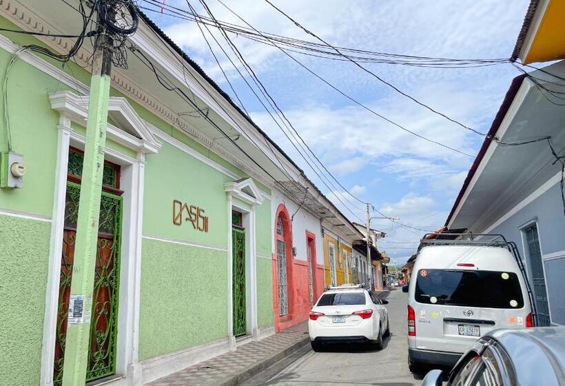 پانسیون Oasis Hostel