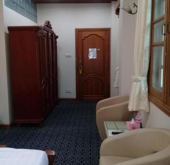 پانسیون Shwe War Guest House