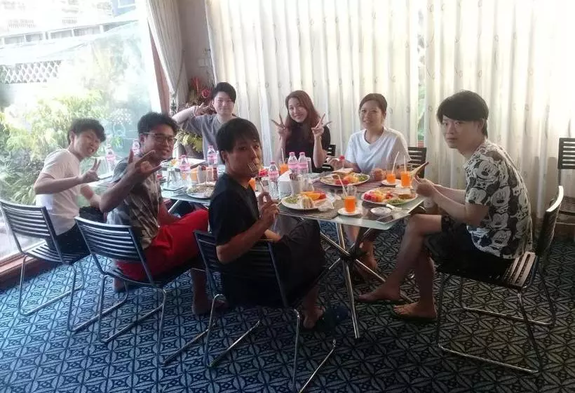 پانسیون Shwe War Guest House