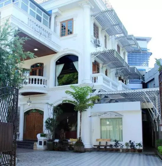پانسیون Shwe War Guest House