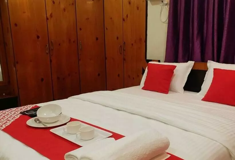 هتل Oyo 12812 Four Seasons Villa