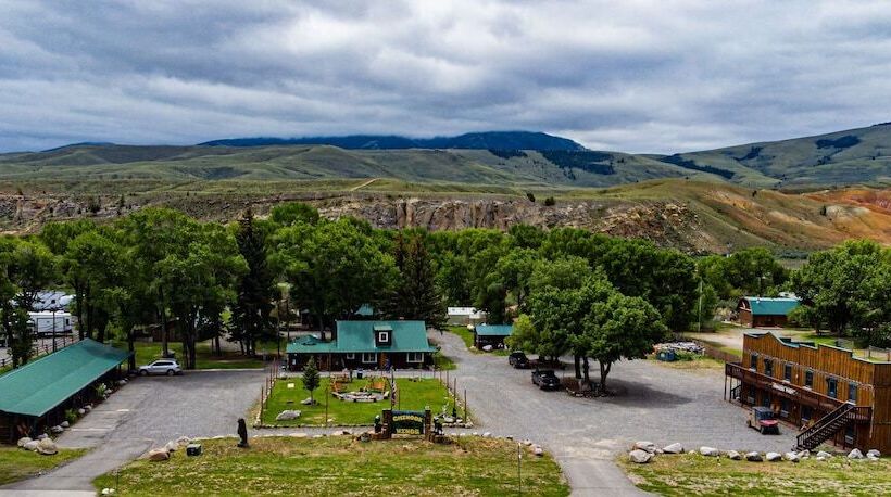 فندق على الطريق Chinook Winds Lodge