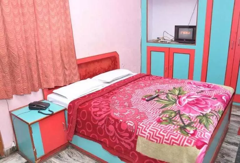 ペンション Kanak Guest House