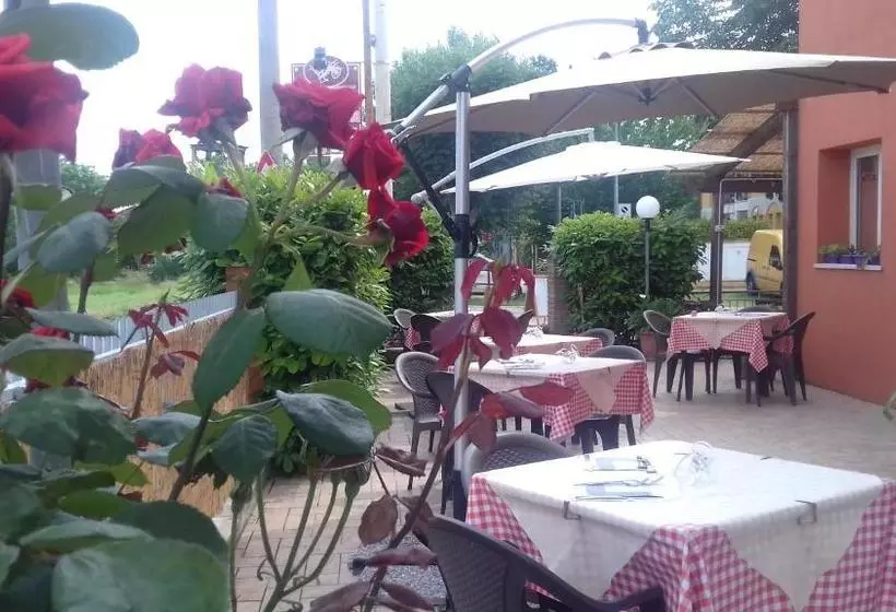 ペンション La Campagnola Trattoria Con Alloggio