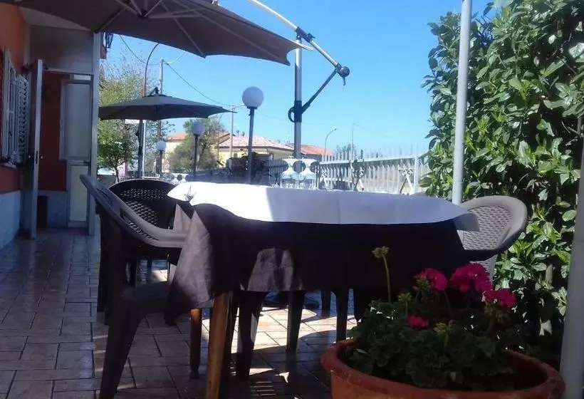 ペンション La Campagnola Trattoria Con Alloggio