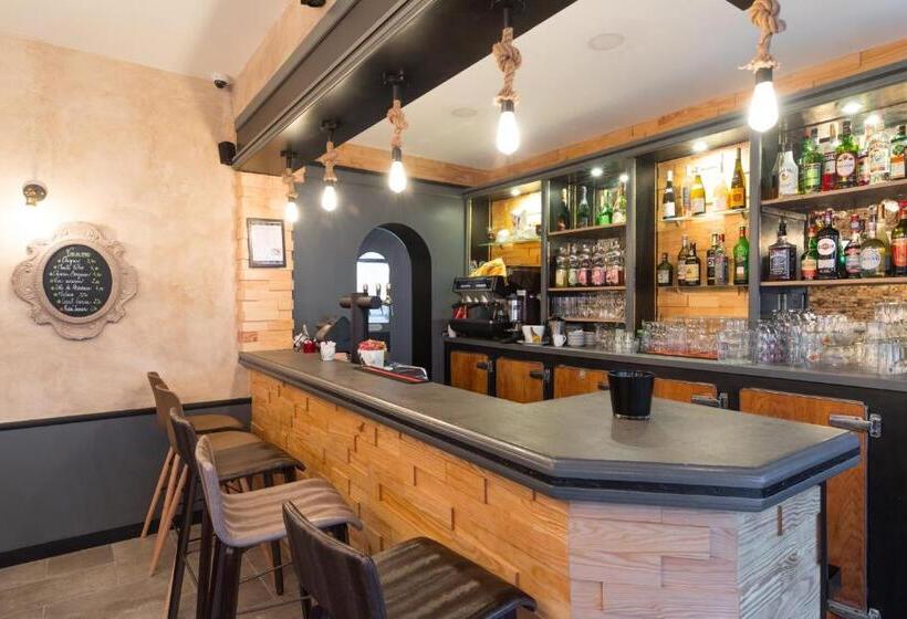 هتل Hôtel Des Beaux Arts