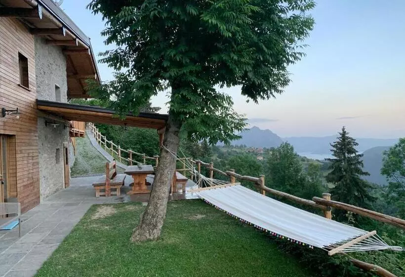 Aamiaismajoitus (B&B) Chalet Tre Santelle