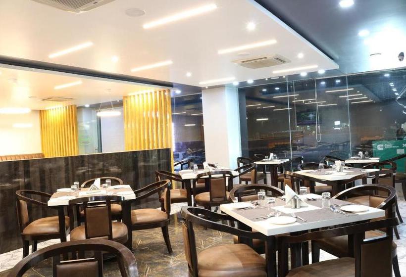 בית מלון כפרי Csr Residency