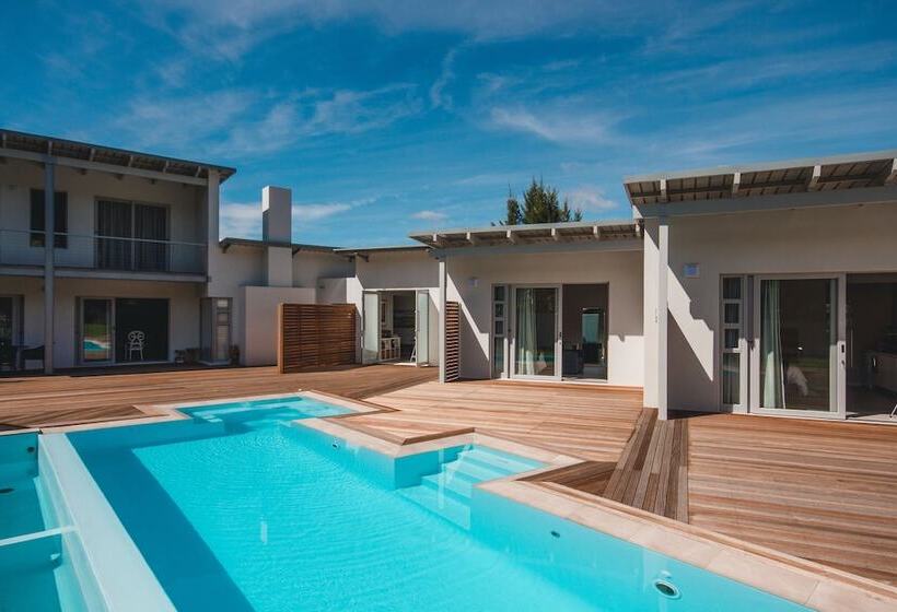 بنسيون A Riverbed Guesthouse