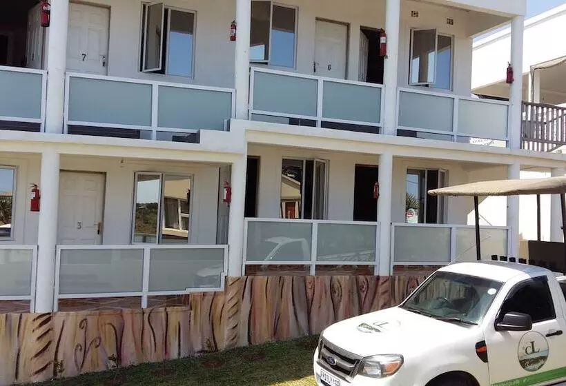 Majatalo Cumbe Lodge