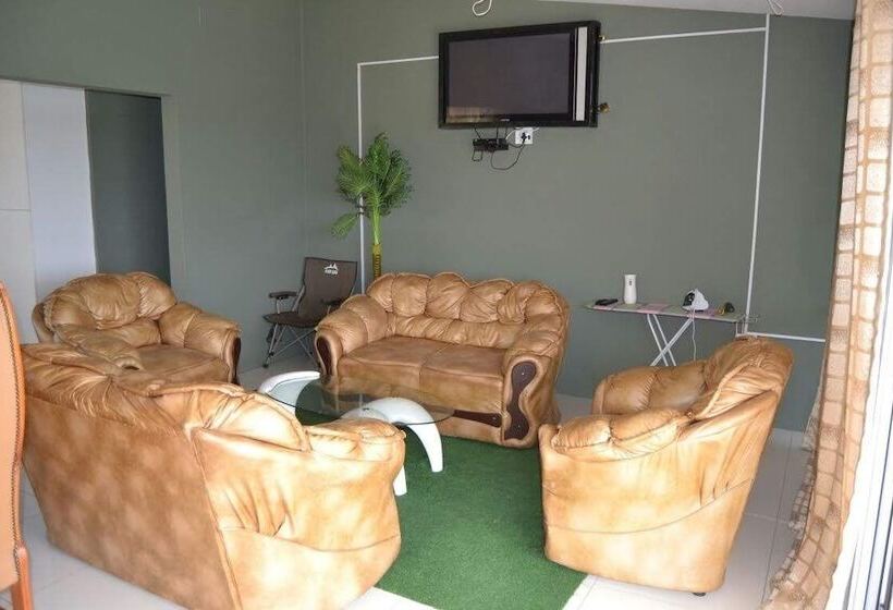 بنسيون Cumbe Lodge