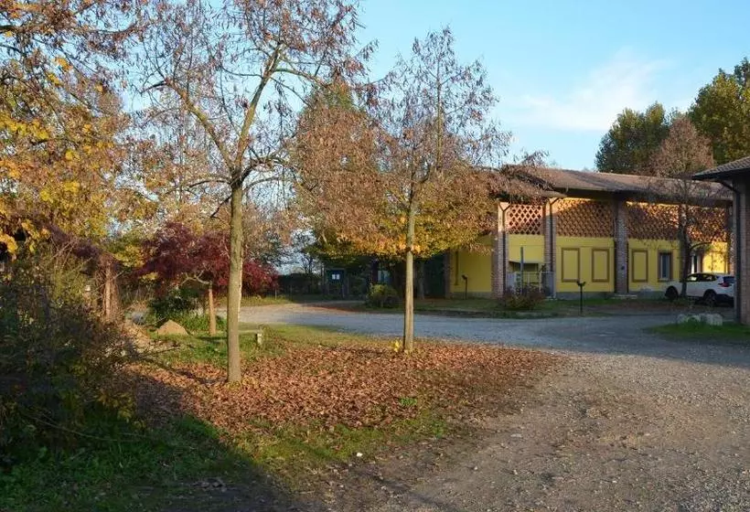 هتل Agriturismo Cascina Bullona