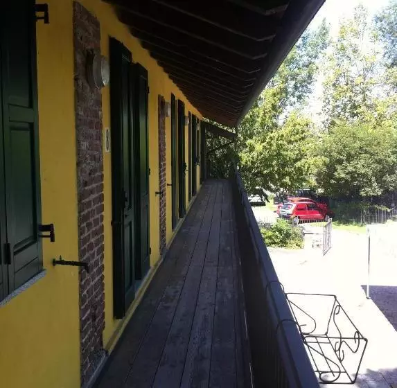 هتل Agriturismo Cascina Bullona