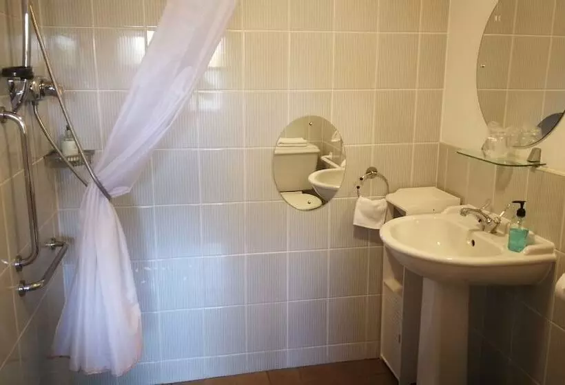 Aamiaismajoitus (B&B) Deveron Lodge Guest House