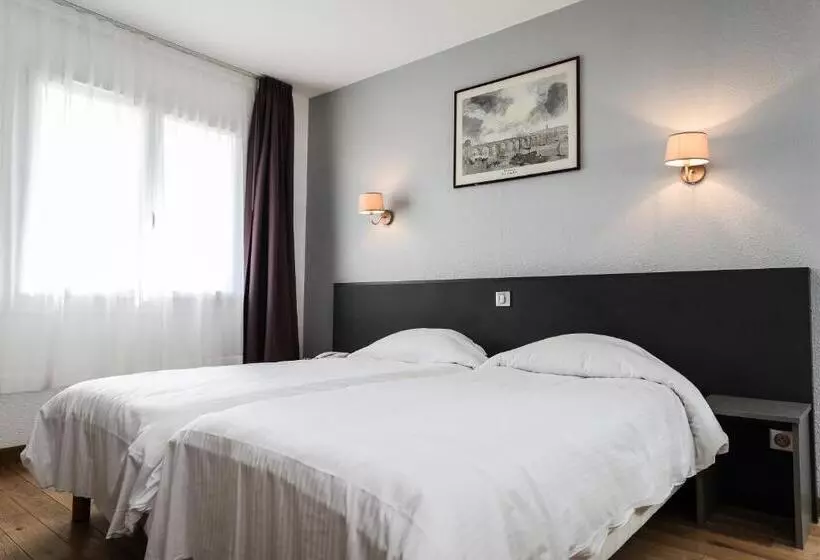 Hotelli Hôtel Restaurant Les Bruyères