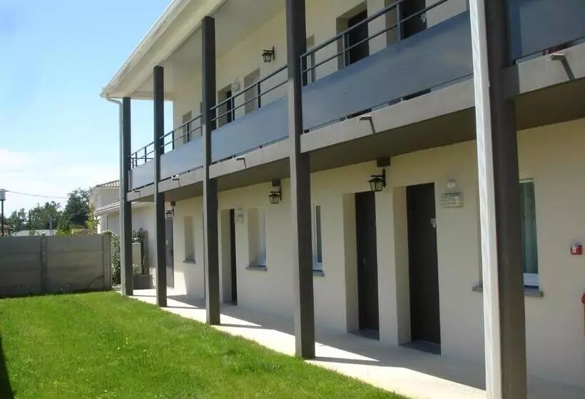 Hotelli Hôtel Restaurant Les Bruyères