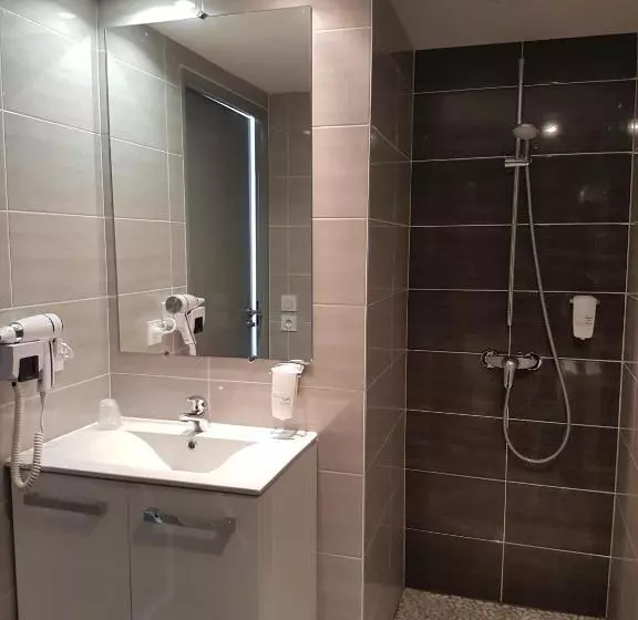 Hotelli Hôtel Restaurant Les Bruyères