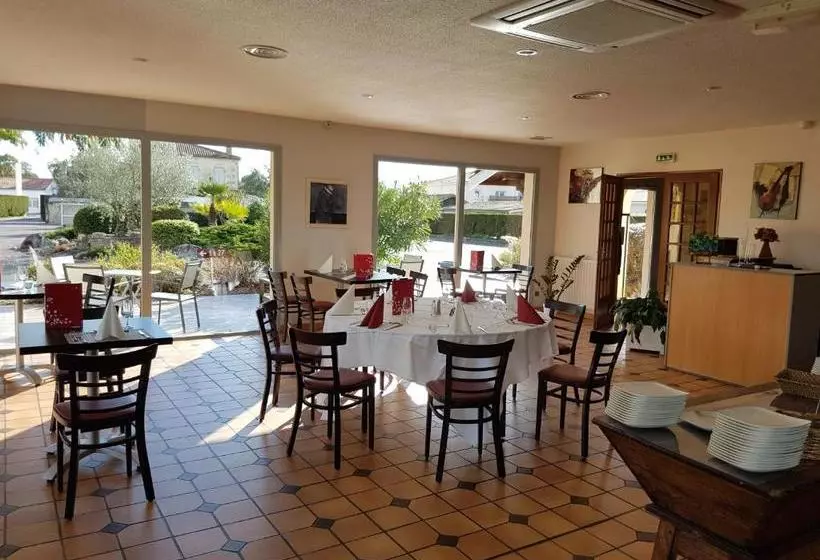 Hotelli Hôtel Restaurant Les Bruyères