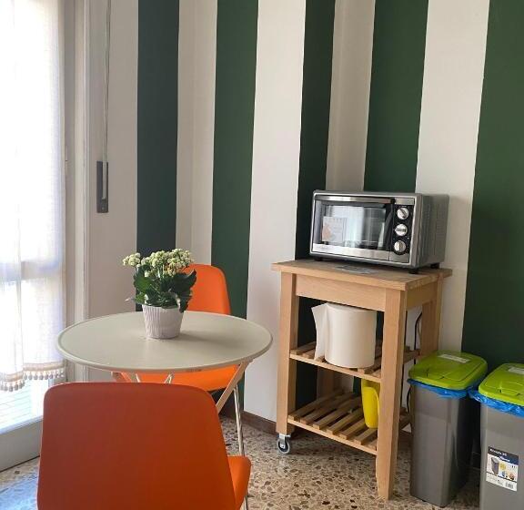 پانسیون Affittacamere Room Ospedale Maggiore