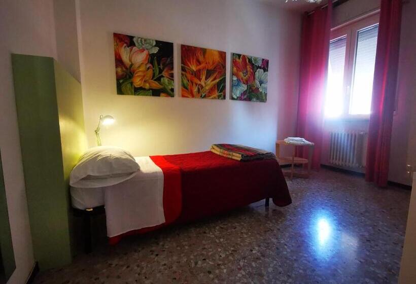 پانسیون Affittacamere Room Ospedale Maggiore