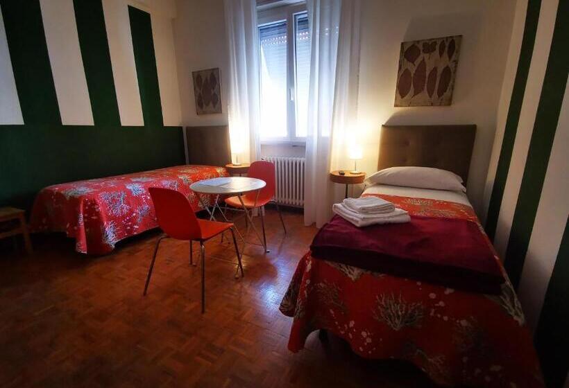 پانسیون Affittacamere Room Ospedale Maggiore