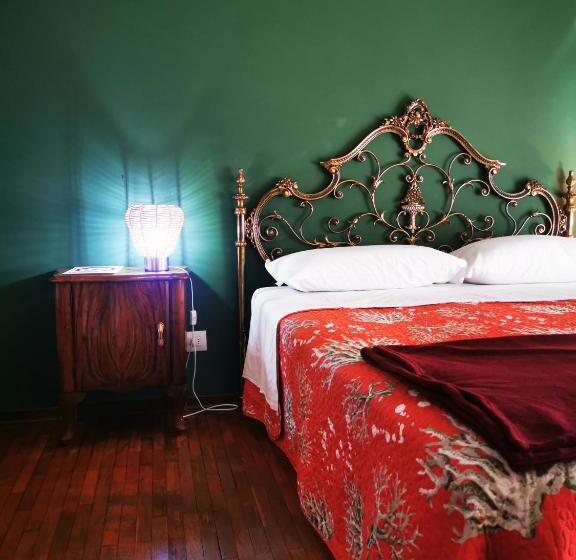 پانسیون Affittacamere Room Ospedale Maggiore