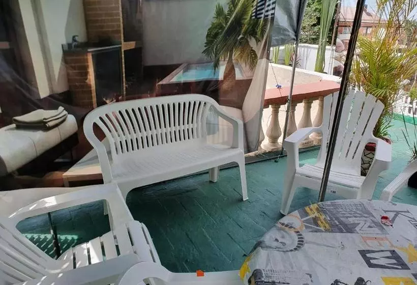 ペンション Hostal Estudio Espartaco