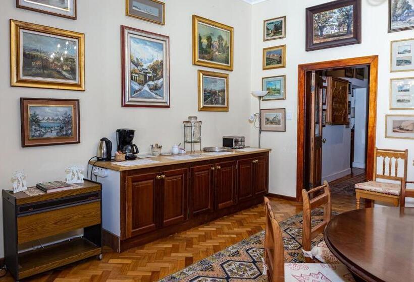 Пансион Green Olive Guesthouse