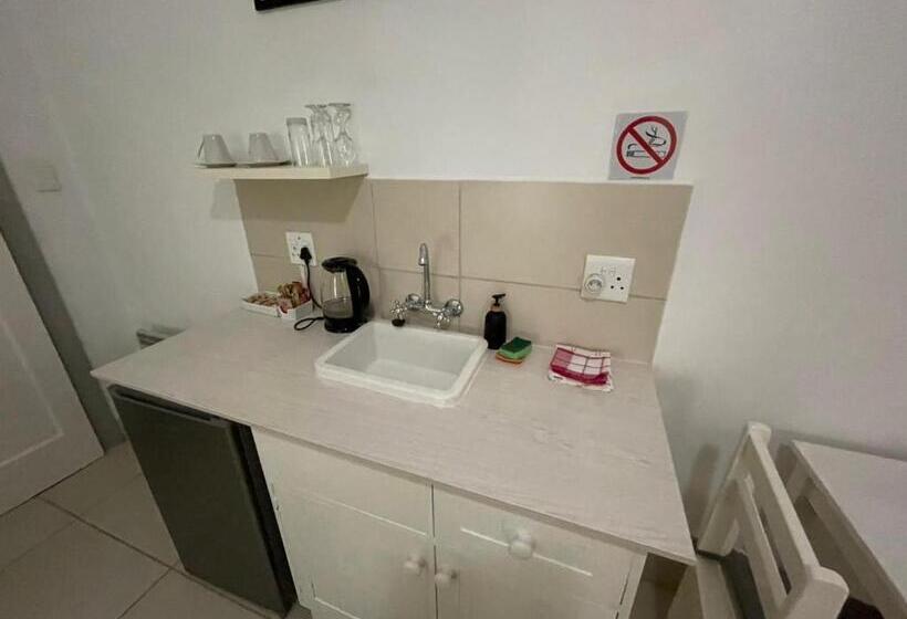 Пансион Green Olive Guesthouse