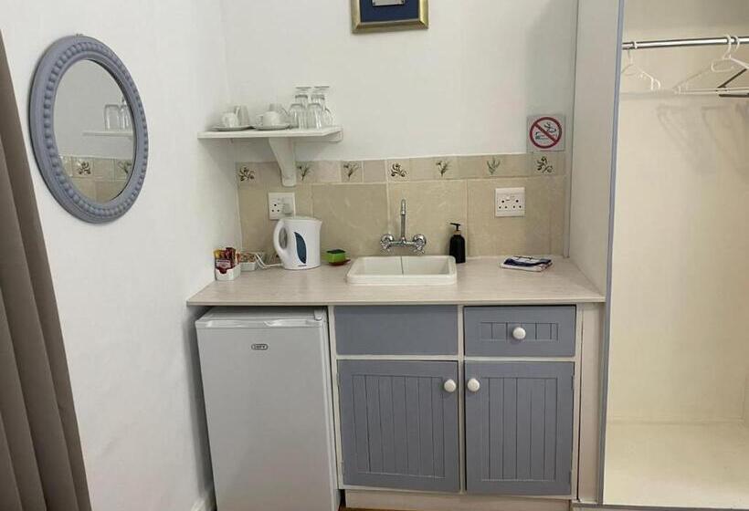 Пансион Green Olive Guesthouse