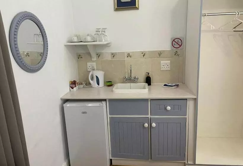 Majatalo Green Olive Guesthouse