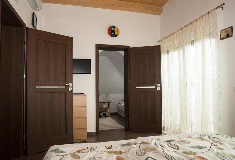 펜션 Győri Vendégház