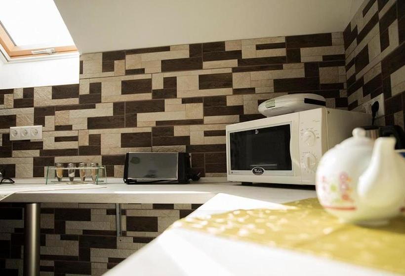 펜션 Győri Vendégház