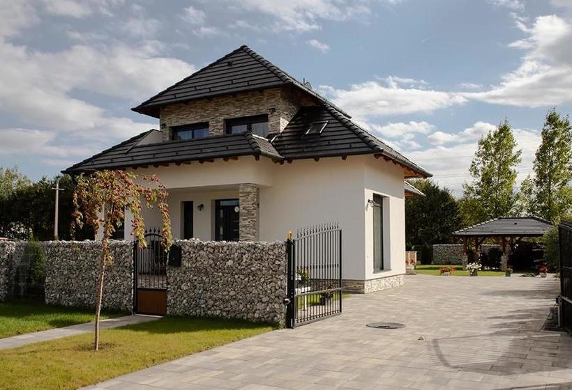 펜션 Győri Vendégház