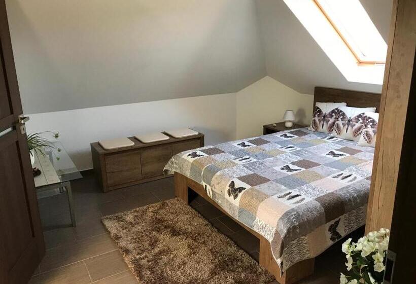 펜션 Győri Vendégház