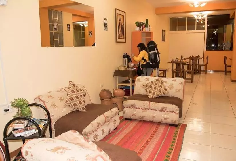 هاستل Hostal Milagros Inn   Samary Inn
