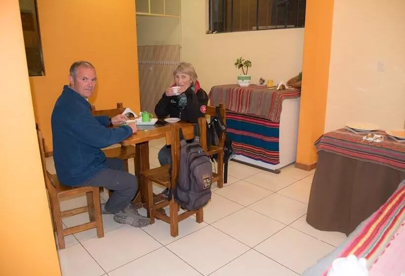 هاستل Hostal Milagros Inn   Samary Inn