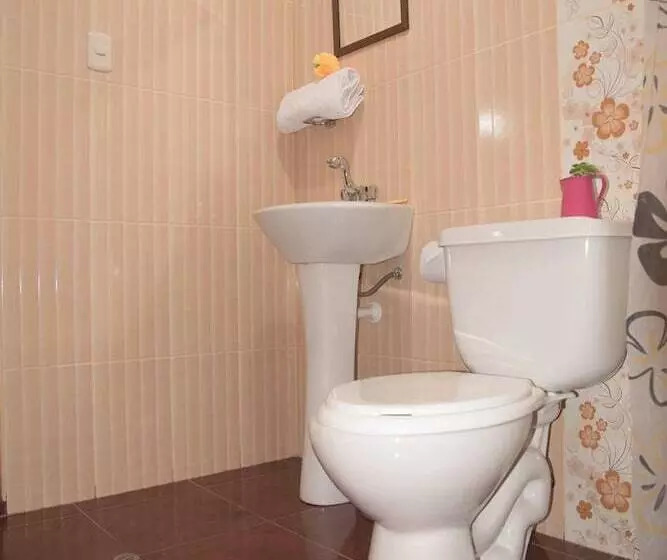 هاستل Hostal Milagros Inn   Samary Inn