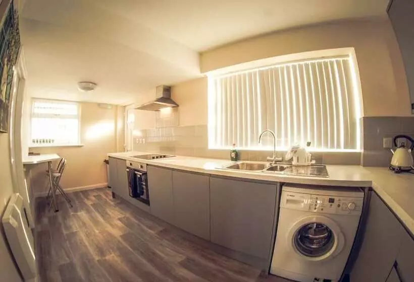 پانسیون Hallam Rooms