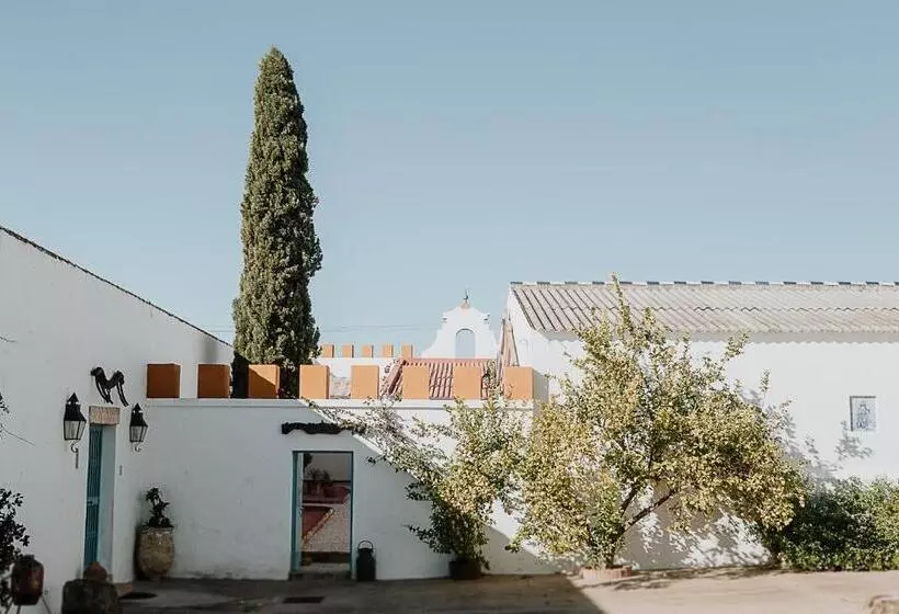 هتل Cortijo Santa Clara