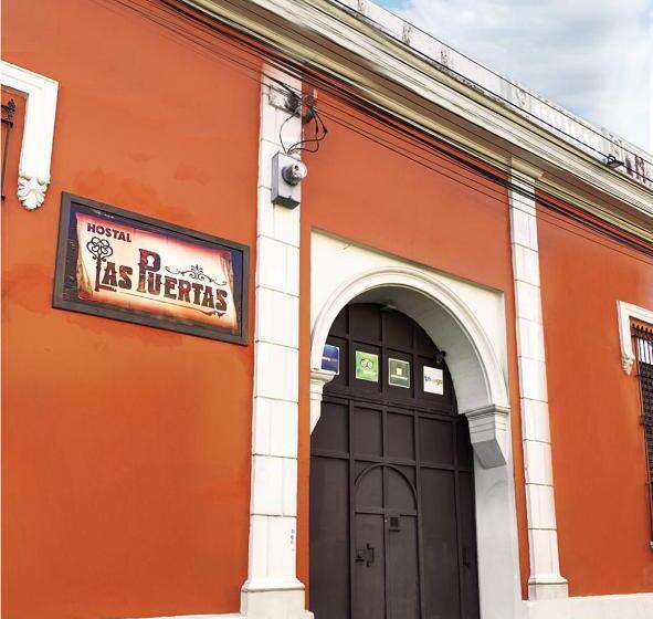 پانسیون Hostal Las Puertas