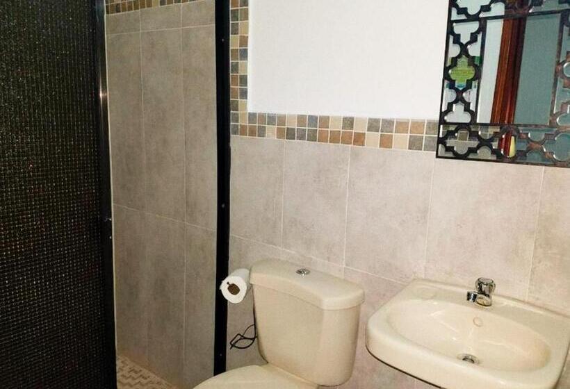 پانسیون Hostal Las Puertas