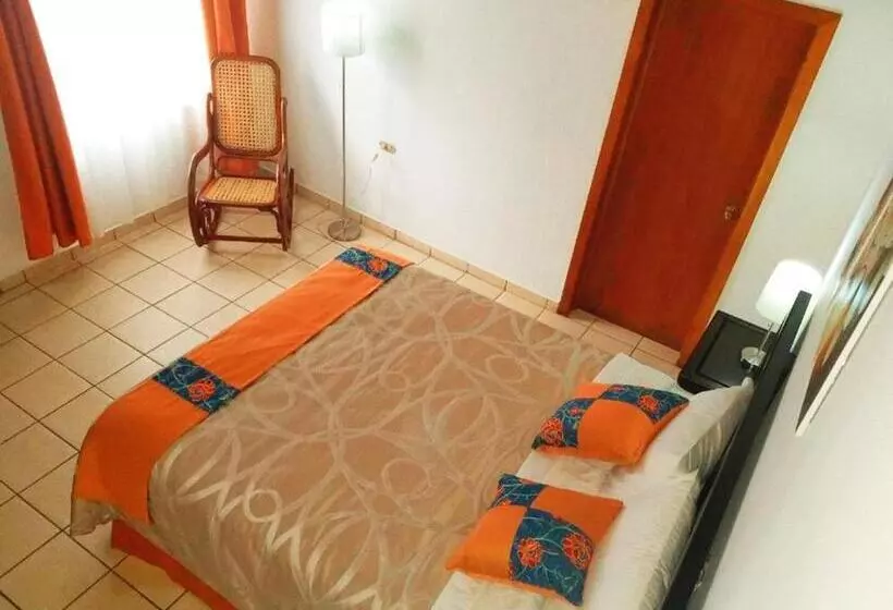 پانسیون Hostal Las Puertas