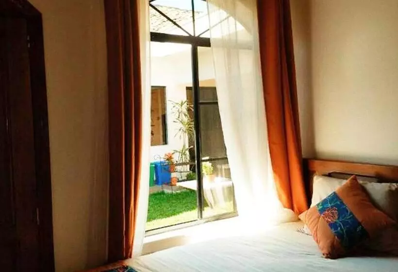 پانسیون Hostal Las Puertas